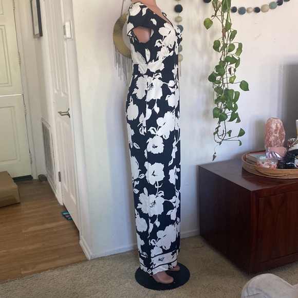 Anthropologie black white large floral print jumpsuit - Picture 3 of 8